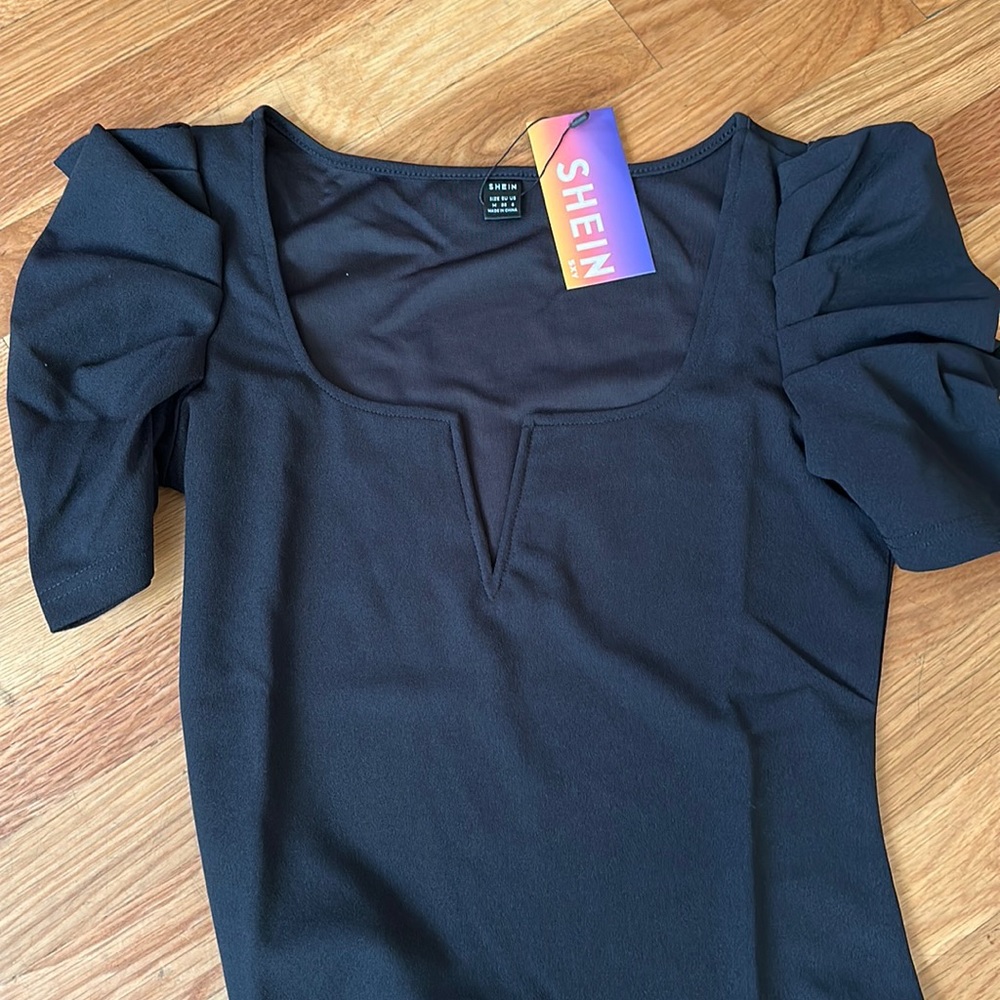 Black Ruffle Sleeve Bodysuit - Picture 2 of 4